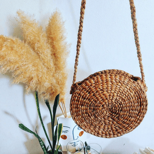 Cartera Echo redonda de fibra natural de jacinto de agua estilo boho