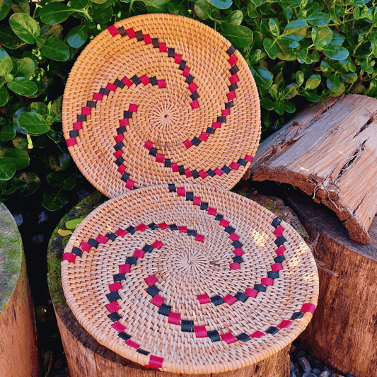 Plato decorativo redondo de ratán tejido a mano estilo boho
